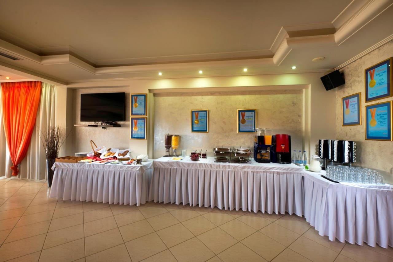 يميناريا Blue View Hotel المظهر الخارجي الصورة