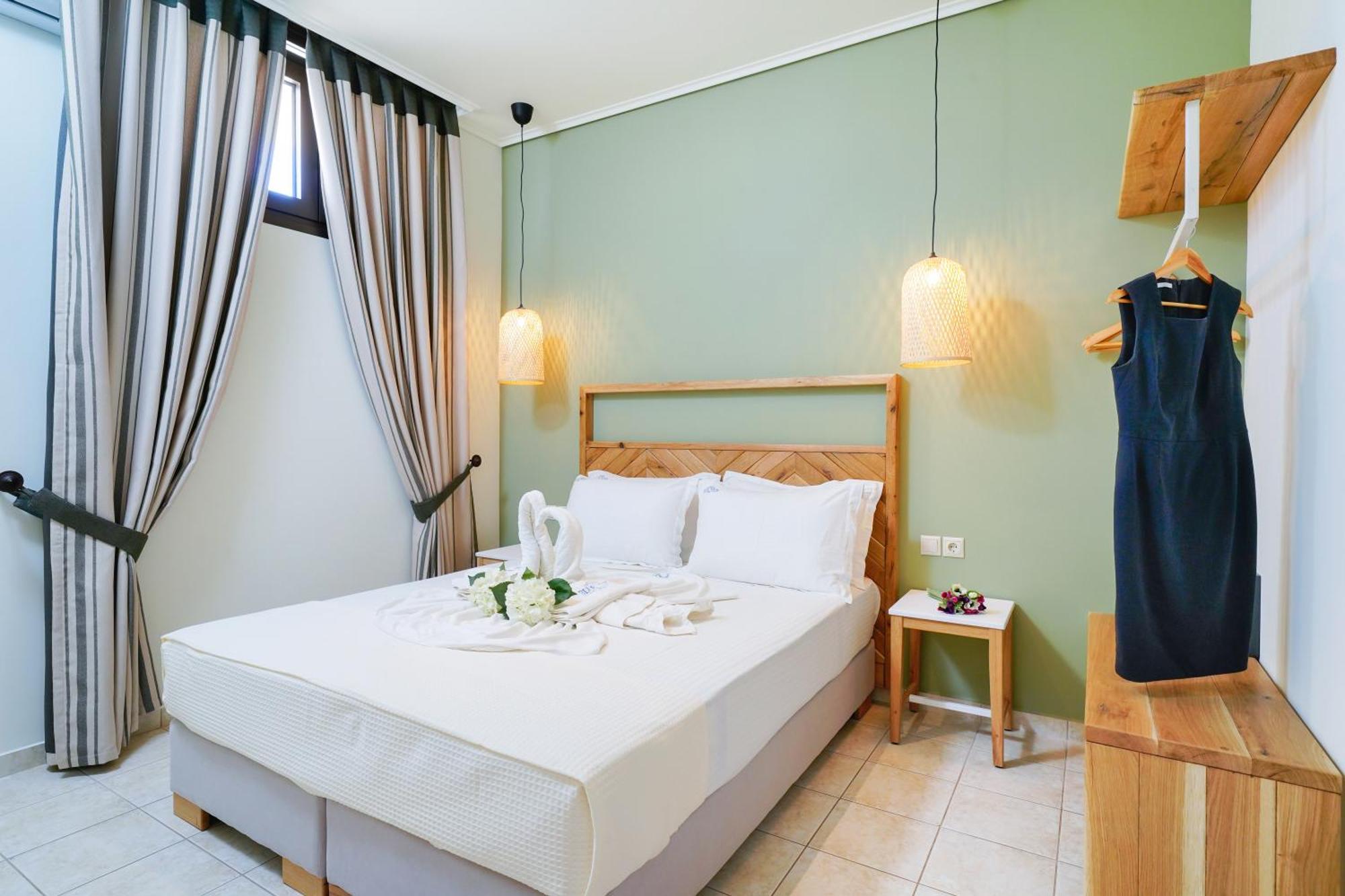 يميناريا Blue View Hotel المظهر الخارجي الصورة