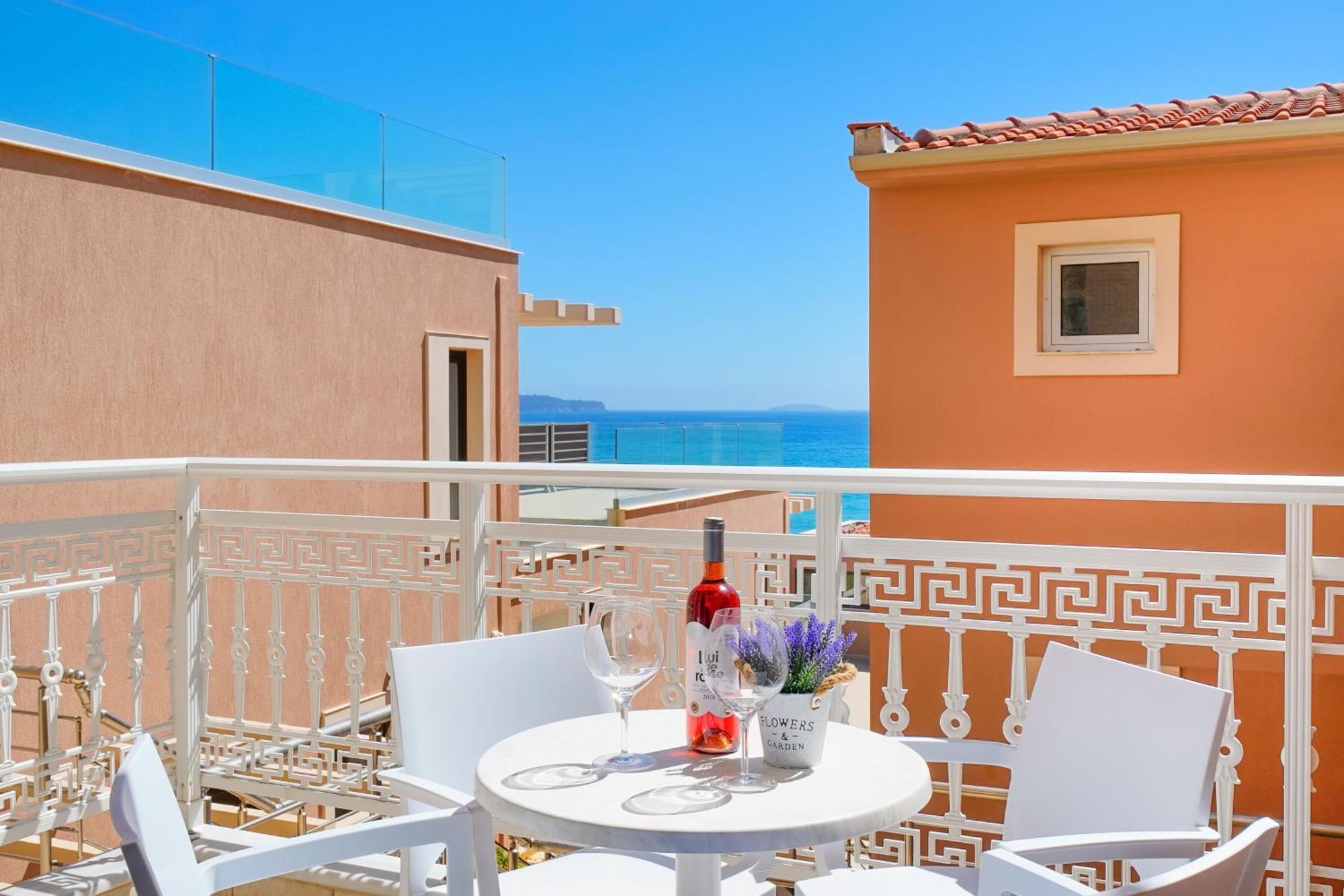 يميناريا Blue View Hotel المظهر الخارجي الصورة