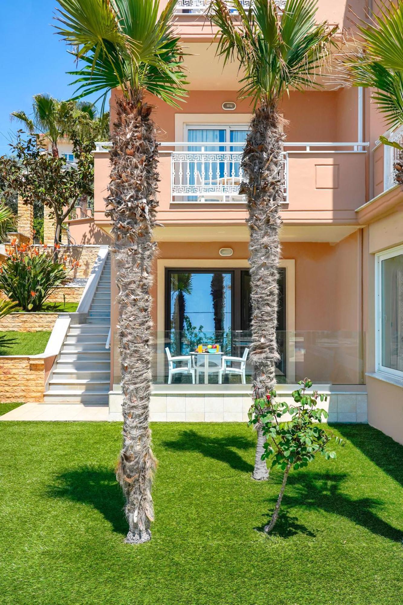 يميناريا Blue View Hotel المظهر الخارجي الصورة
