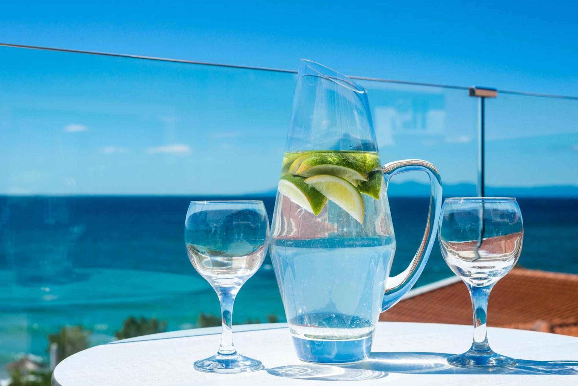 يميناريا Blue View Hotel المظهر الخارجي الصورة