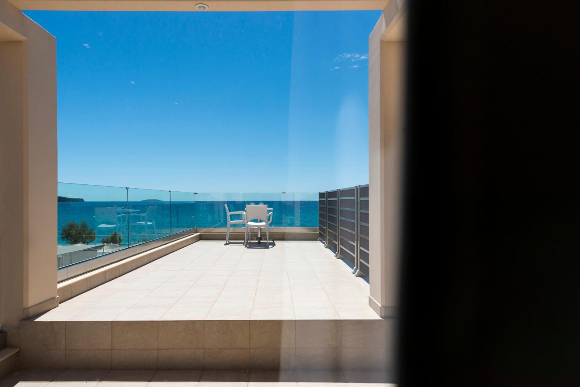 يميناريا Blue View Hotel المظهر الخارجي الصورة