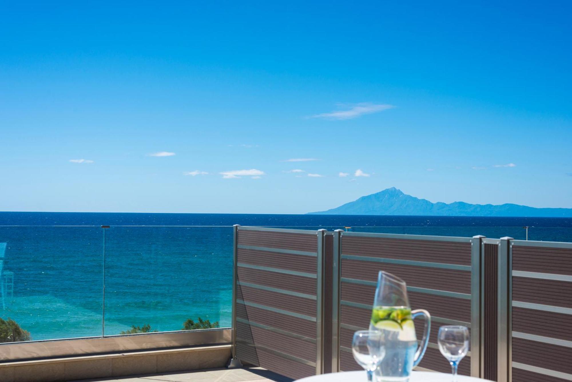 يميناريا Blue View Hotel المظهر الخارجي الصورة