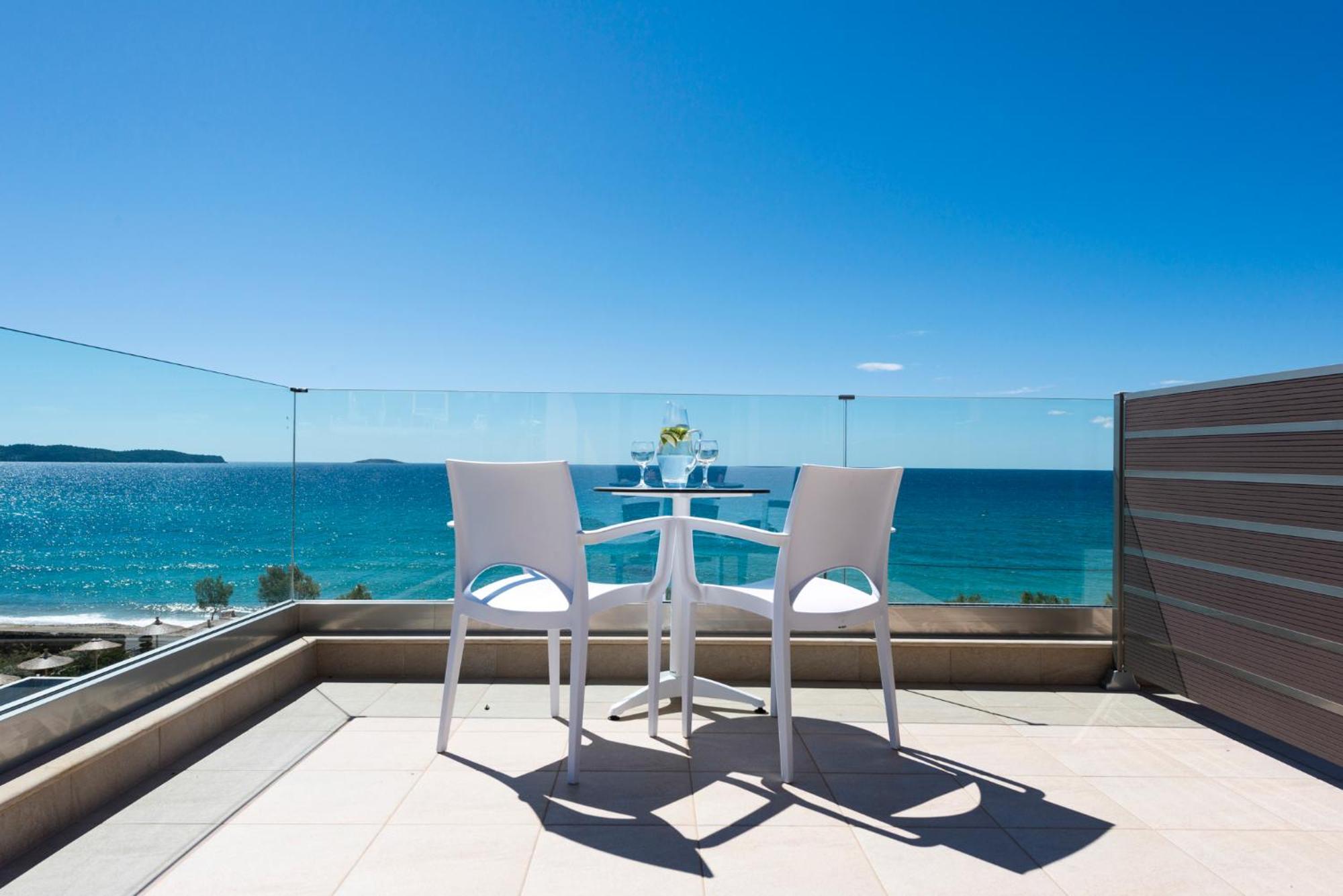 يميناريا Blue View Hotel المظهر الخارجي الصورة
