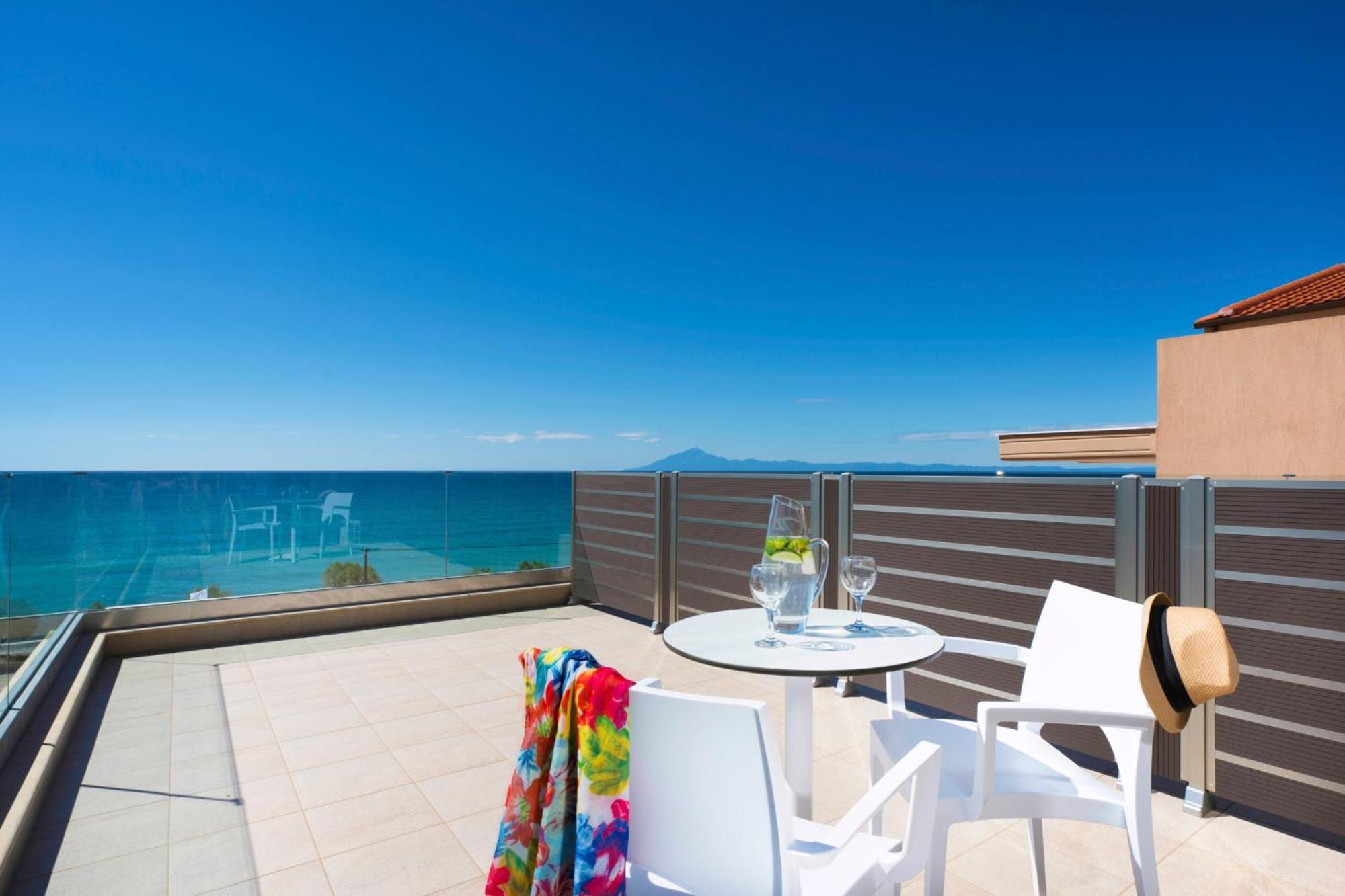 يميناريا Blue View Hotel المظهر الخارجي الصورة