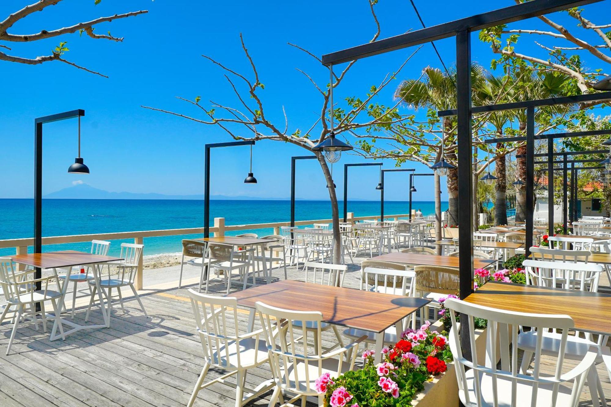يميناريا Blue View Hotel المظهر الخارجي الصورة