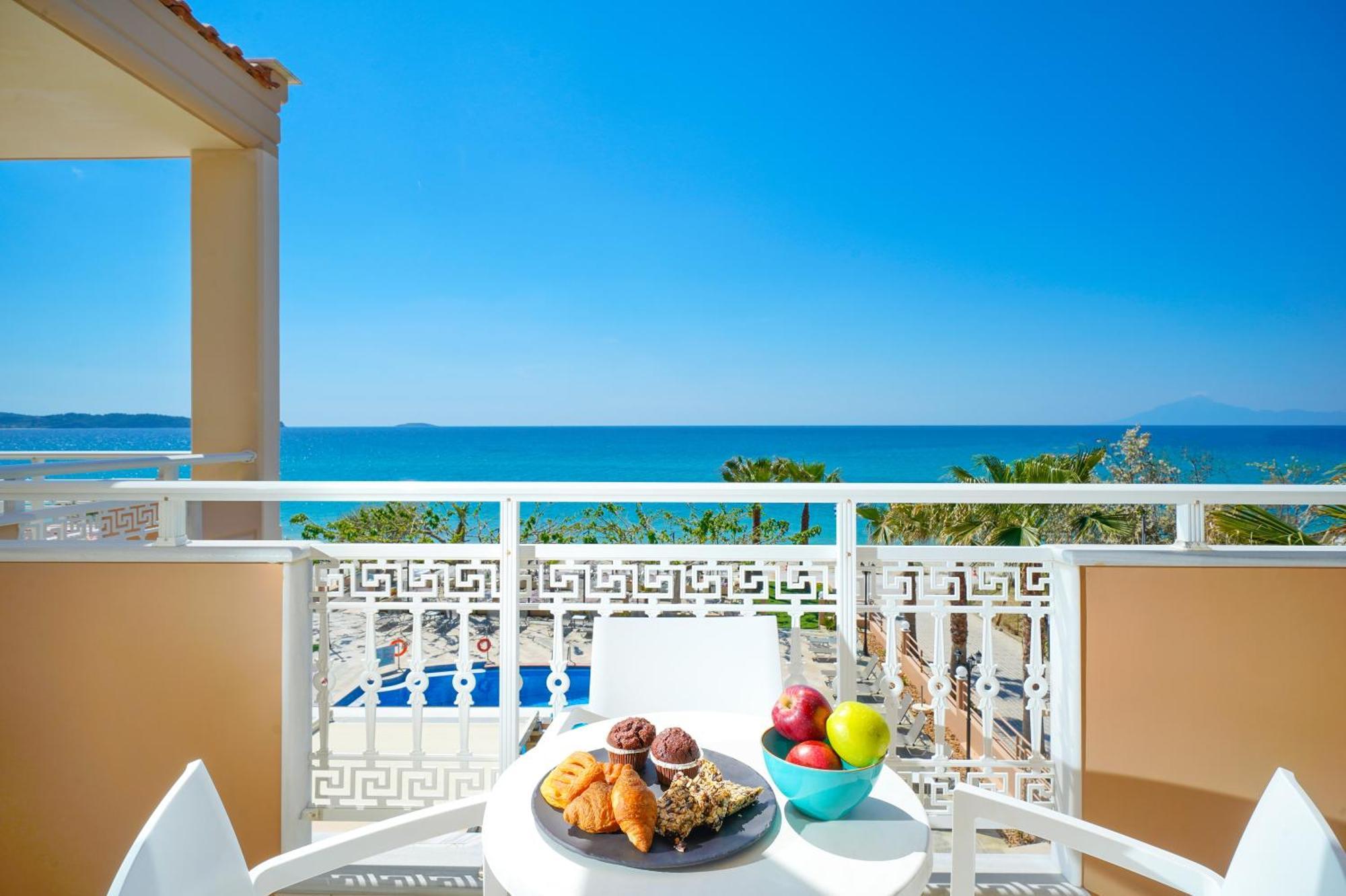 يميناريا Blue View Hotel المظهر الخارجي الصورة