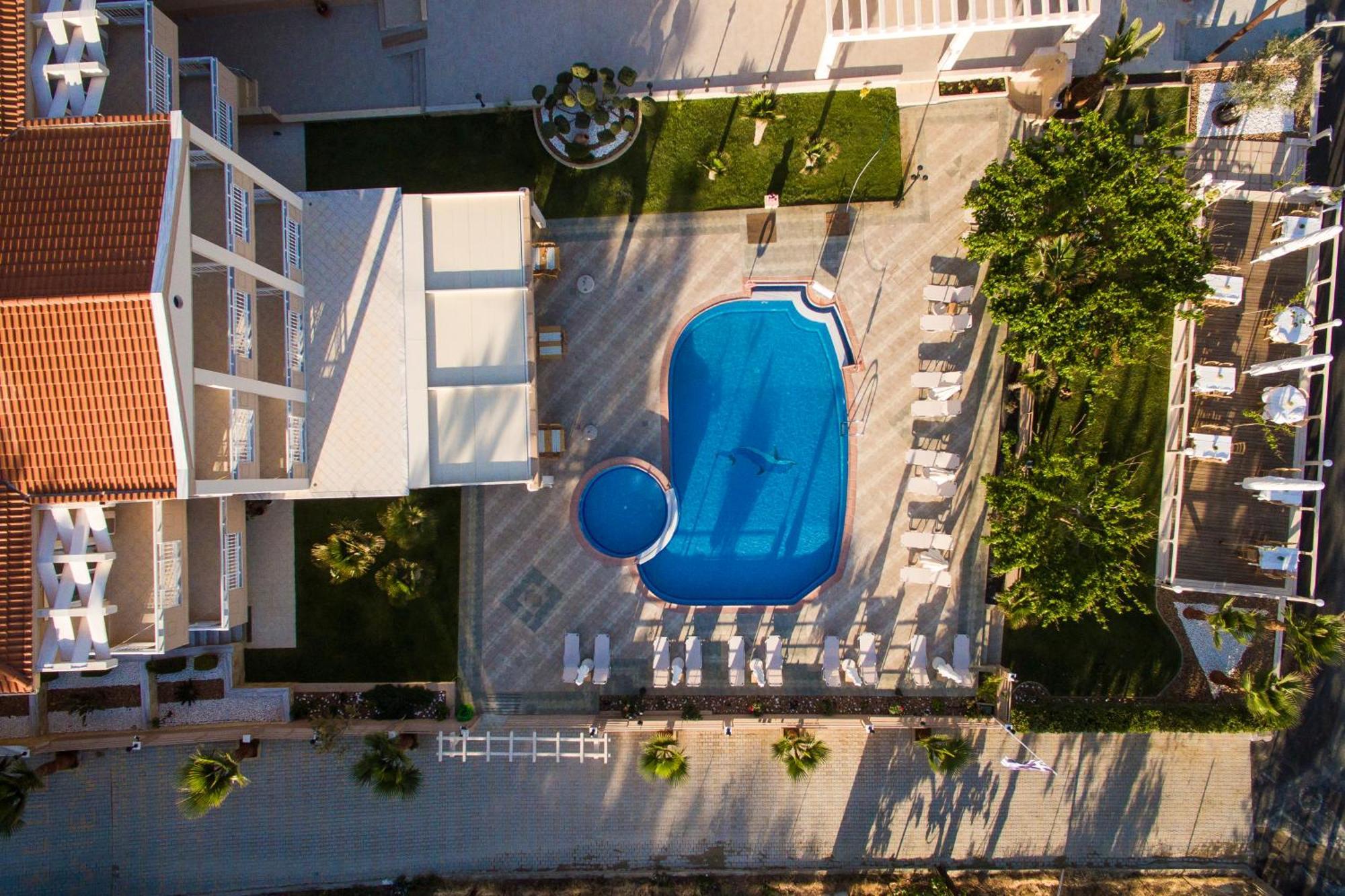 يميناريا Blue View Hotel المظهر الخارجي الصورة