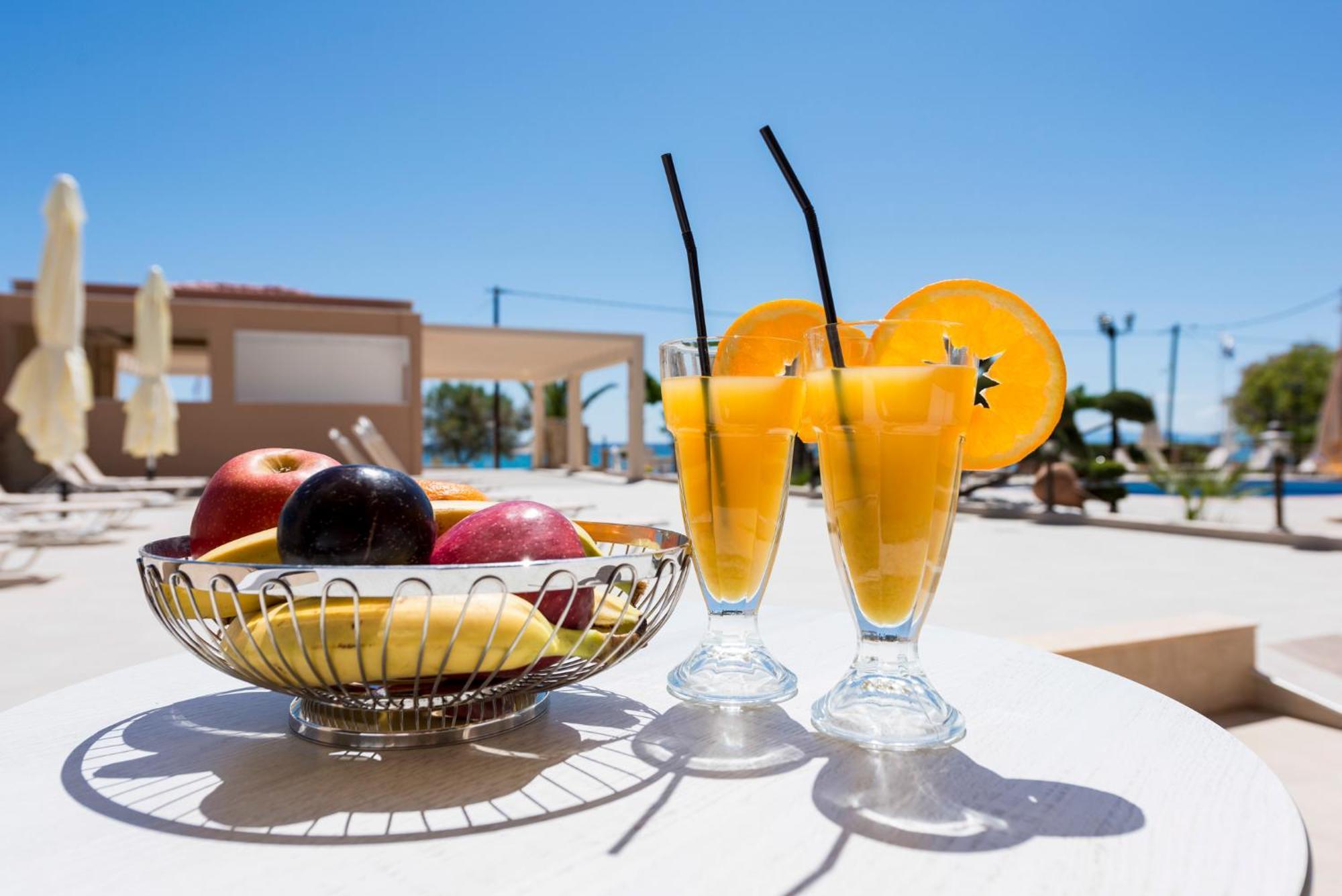 يميناريا Blue View Hotel المظهر الخارجي الصورة