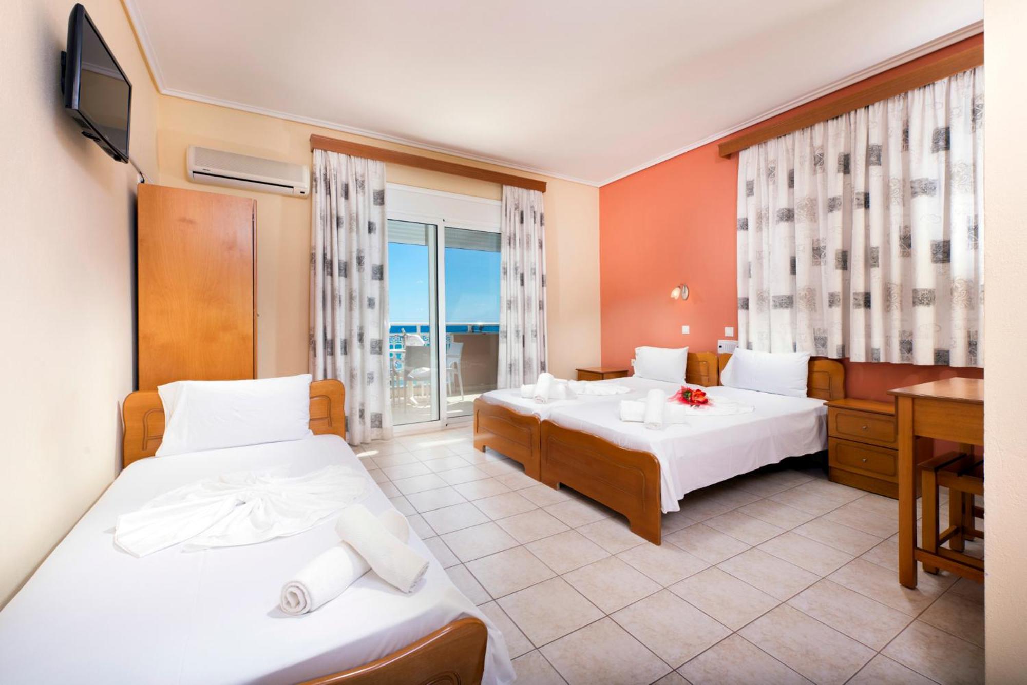 يميناريا Blue View Hotel المظهر الخارجي الصورة